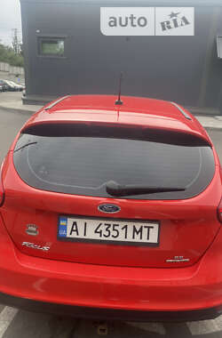 Хэтчбек Ford Focus 2015 в 