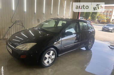 Хэтчбек Ford Focus 2000 в Вышгороде