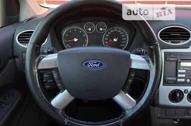 Седан Ford Focus 2006 в Киеве