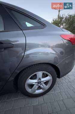 Седан Ford Focus 2015 в 