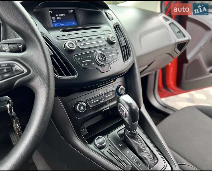 Хэтчбек Ford Focus 2014 в Киеве