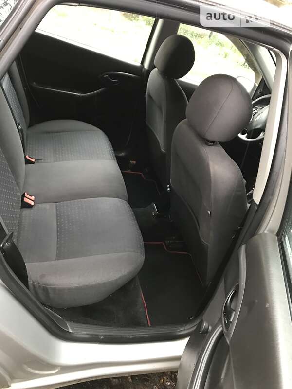Хэтчбек Ford Focus 2004 в Калуше