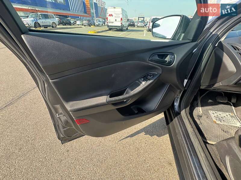 Седан Ford Focus 2017 в Киеве