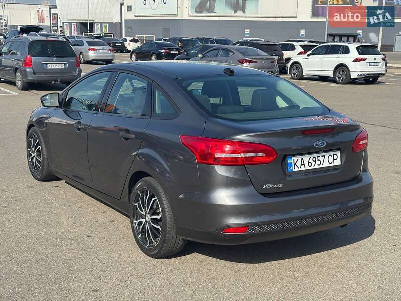 Седан Ford Focus 2017 в Киеве
