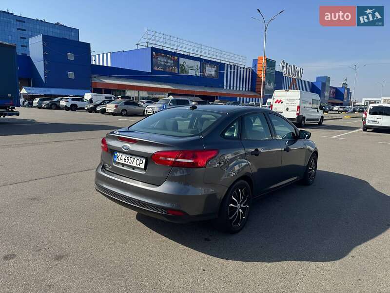 Седан Ford Focus 2017 в Киеве