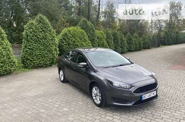 Седан Ford Focus 2015 в Самборі