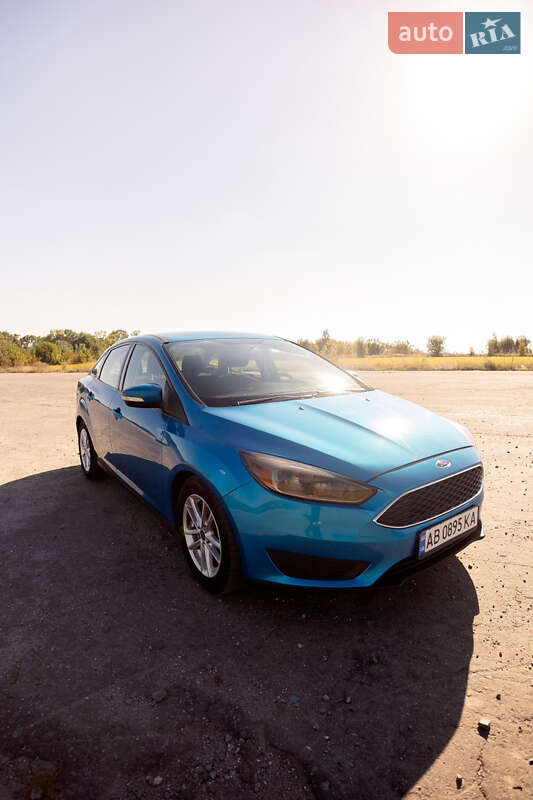 Седан Ford Focus 2015 в 