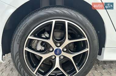 Хэтчбек Ford Focus 2016 в Киеве