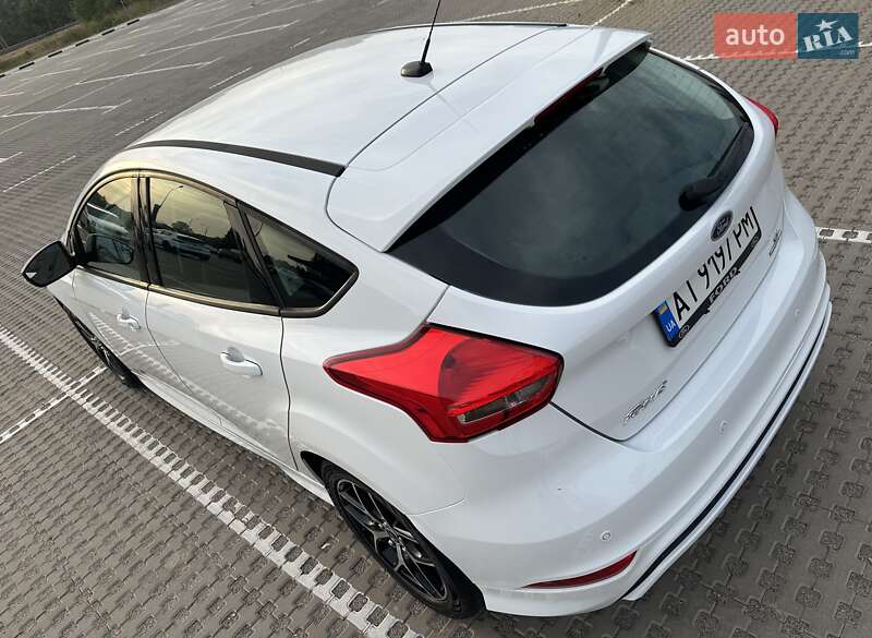 Хэтчбек Ford Focus 2016 в Киеве