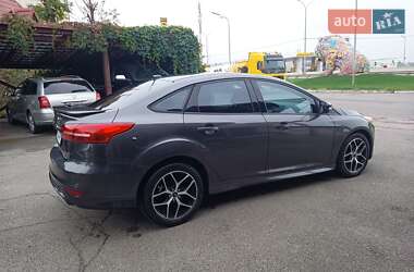 Седан Ford Focus 2015 в 