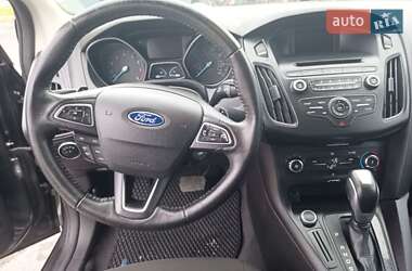 Седан Ford Focus 2015 в 