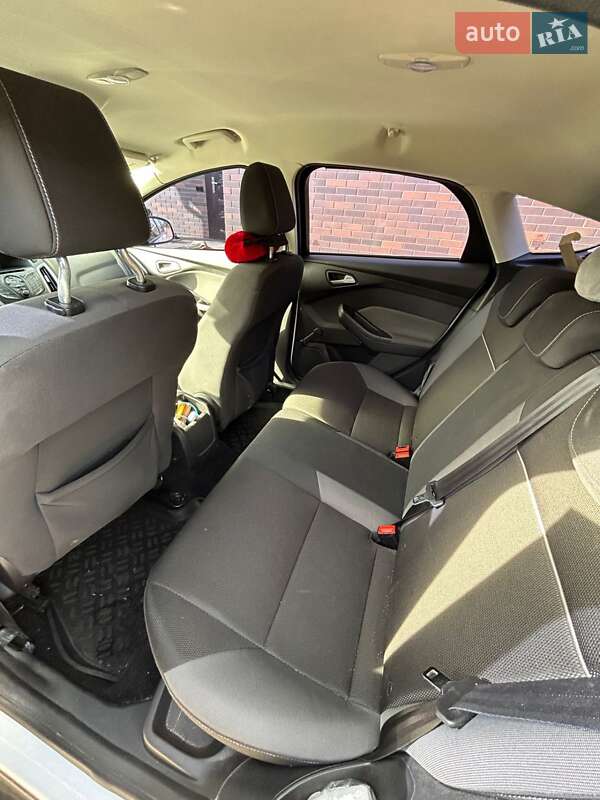 Хэтчбек Ford Focus 2013 в Сумах