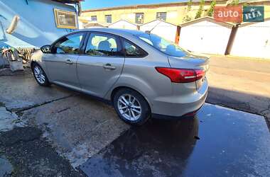 Седан Ford Focus 2015 в 
