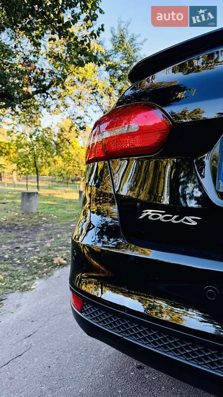 Седан Ford Focus 2017 в Киеве