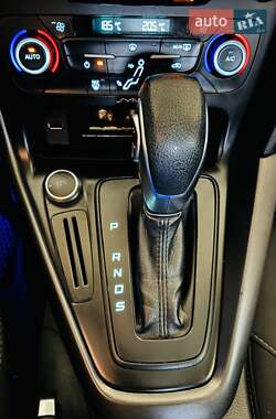 Седан Ford Focus 2017 в 