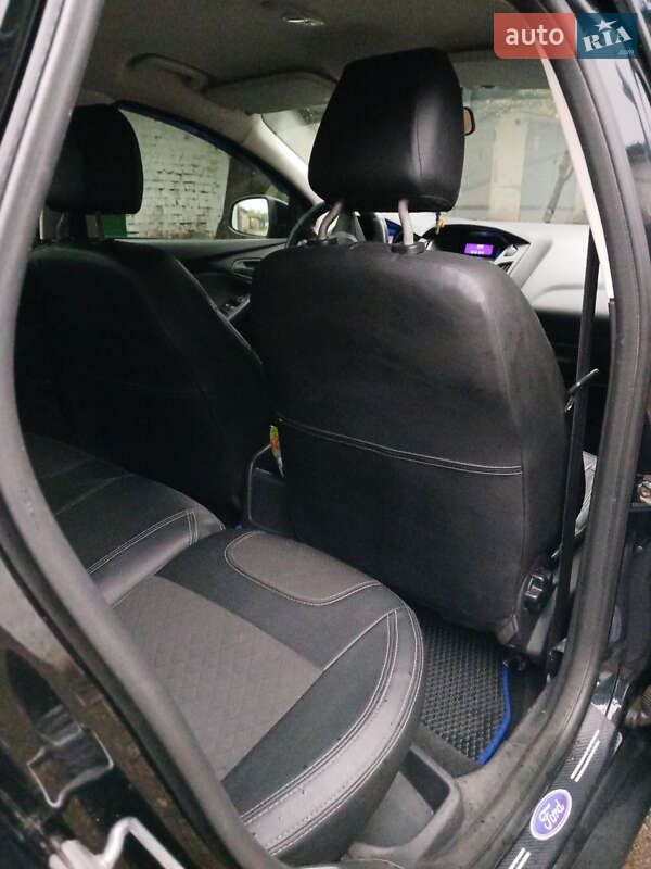 Хэтчбек Ford Focus 2012 в Конотопе