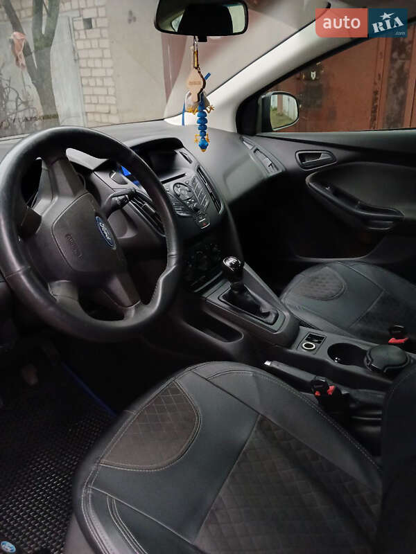 Хэтчбек Ford Focus 2012 в Конотопе