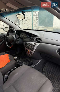 Хетчбек Ford Focus 2002 в Виноградові