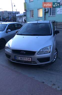 Хэтчбек Ford Focus 2005 в 