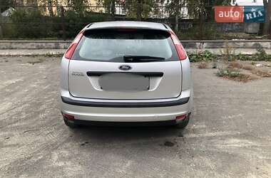 Хэтчбек Ford Focus 2005 в 