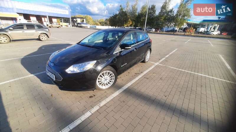 Хэтчбек Ford Focus 2015 в Тернополе