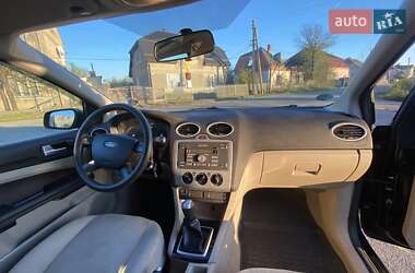 Хэтчбек Ford Focus 2005 в Ходорове