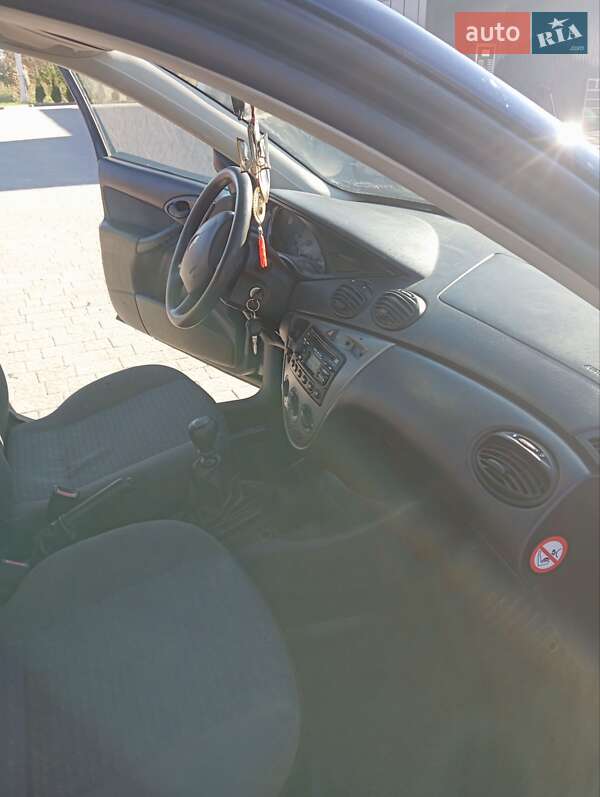 Седан Ford Focus 2003 в Самборе фото 3 Седан Ford Focus 2003 в Самборе