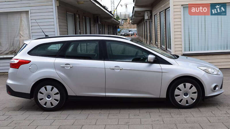 Хэтчбек Ford Focus 2013 в Черновцах