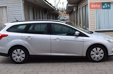 Хэтчбек Ford Focus 2013 в 