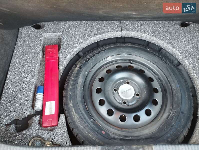 Хетчбек Ford Focus 2002 в Іспасі