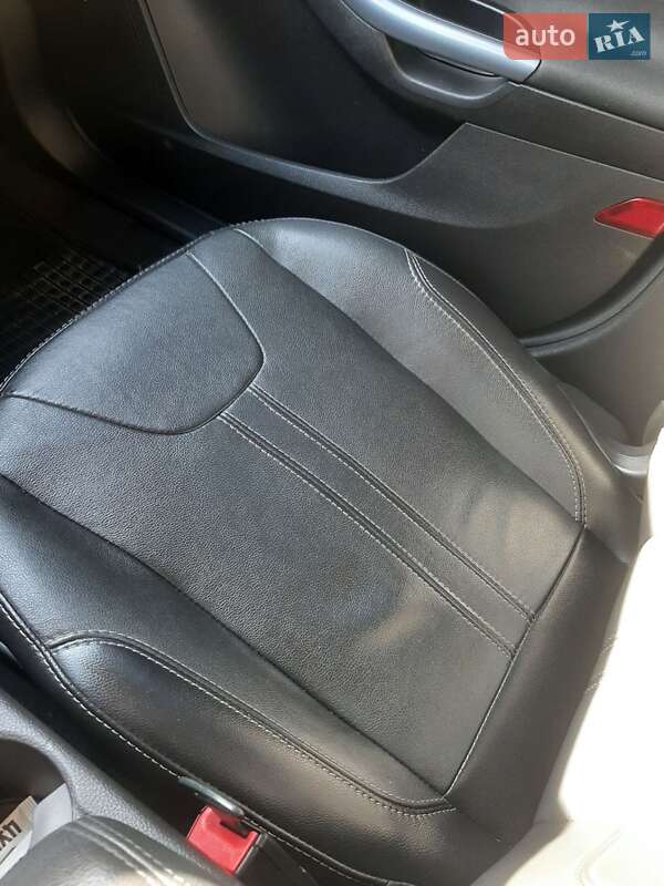 Хэтчбек Ford Focus 2013 в Львове