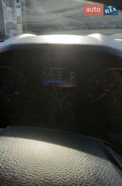 Хэтчбек Ford Focus 2013 в 