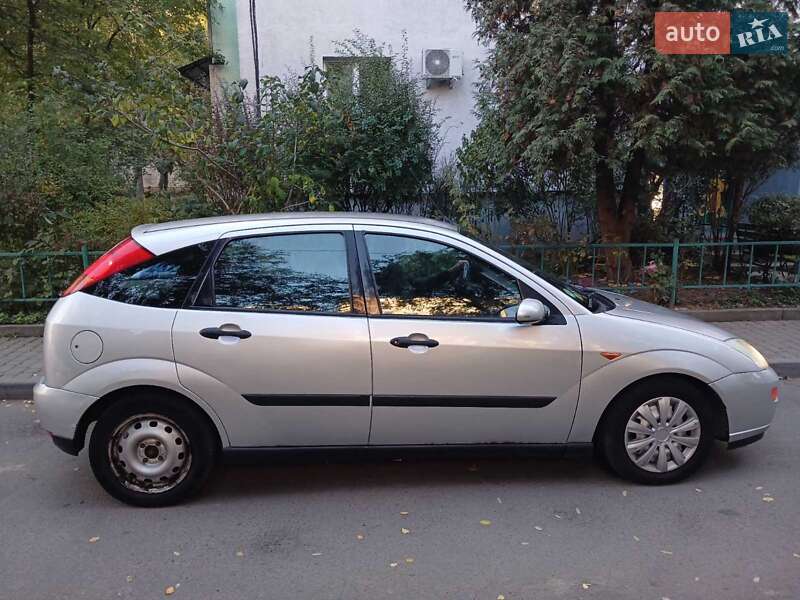 Хэтчбек Ford Focus 2000 в Ивано-Франковске