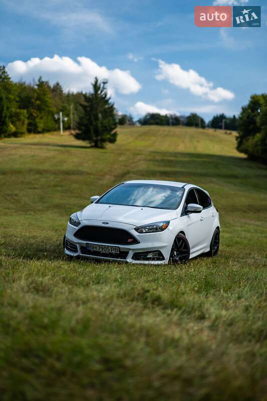 Хэтчбек Ford Focus 2016 в Черкассах