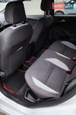 Хэтчбек Ford Focus 2016 в 