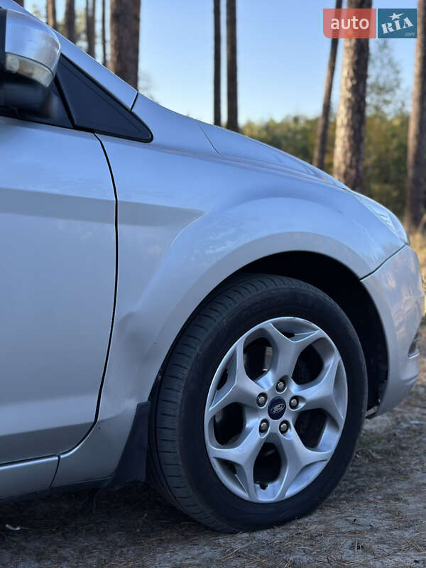 Седан Ford Focus 2011 в Киеве