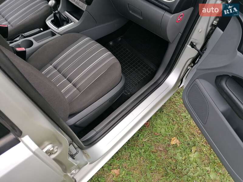 Універсал Ford Focus 2008 в Кам'янець-Подільському фото 40 Універсал Ford Focus 2008 в Кам'янець-Подільському