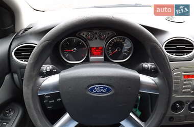 Универсал Ford Focus 2010 в 