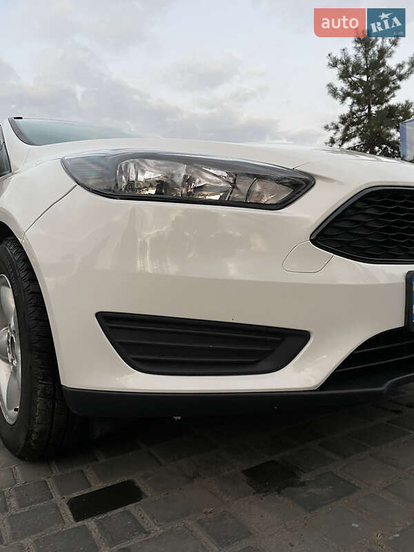 Хетчбек Ford Focus 2015 в Горішніх Плавнях