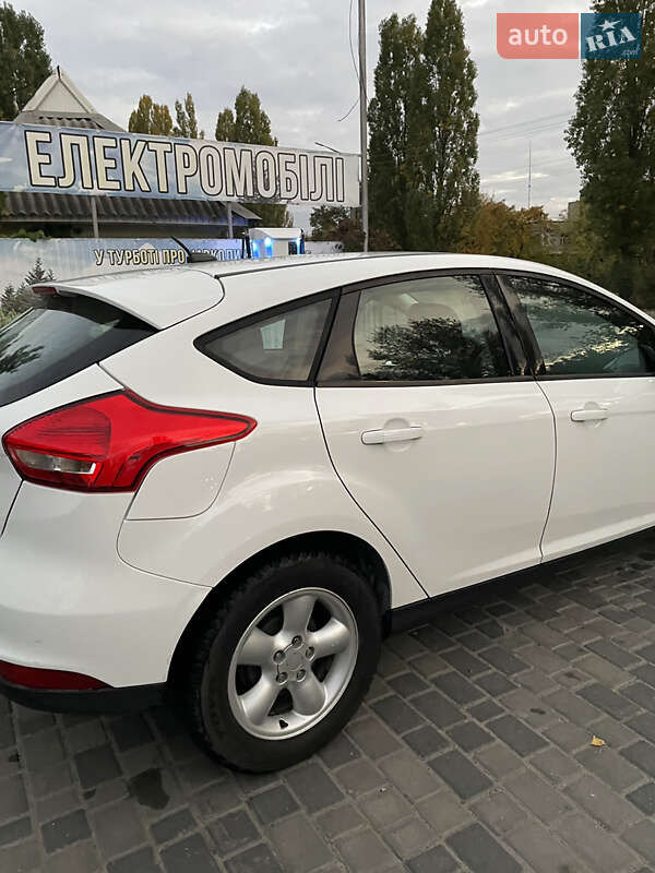 Хетчбек Ford Focus 2015 в Горішніх Плавнях