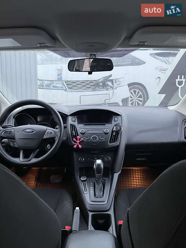 Хетчбек Ford Focus 2015 в Горішніх Плавнях