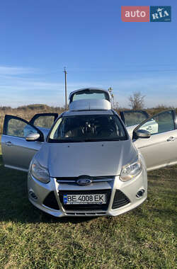 Хэтчбек Ford Focus 2012 в Остроге