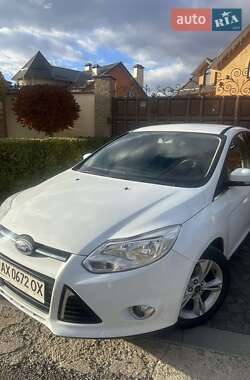 Хетчбек Ford Focus 2013 в 