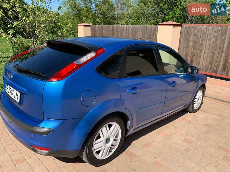 Хэтчбек Ford Focus 2006 в Великой Михайловке