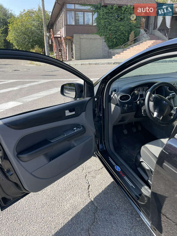 Хэтчбек Ford Focus 2010 в Днепре фото 7 Хэтчбек Ford Focus 2010 в Днепре
