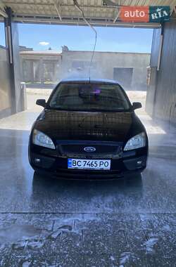 Хэтчбек Ford Focus 2005 в Ходорове