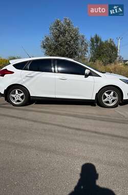 Хэтчбек Ford Focus 2015 в Киеве