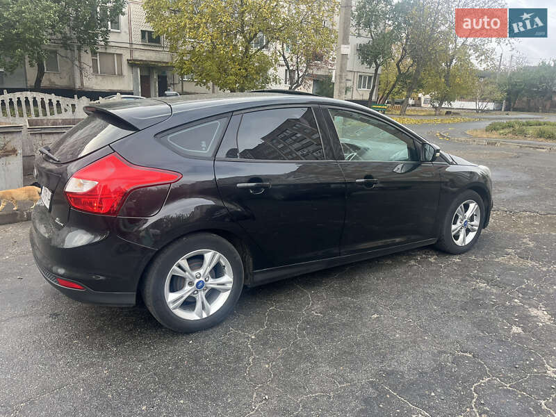 Хэтчбек Ford Focus 2012 в Лозовой