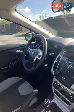 Хэтчбек Ford Focus 2013 в 