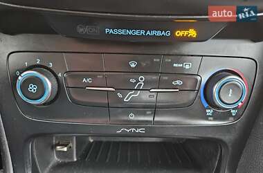 Седан Ford Focus 2016 в 